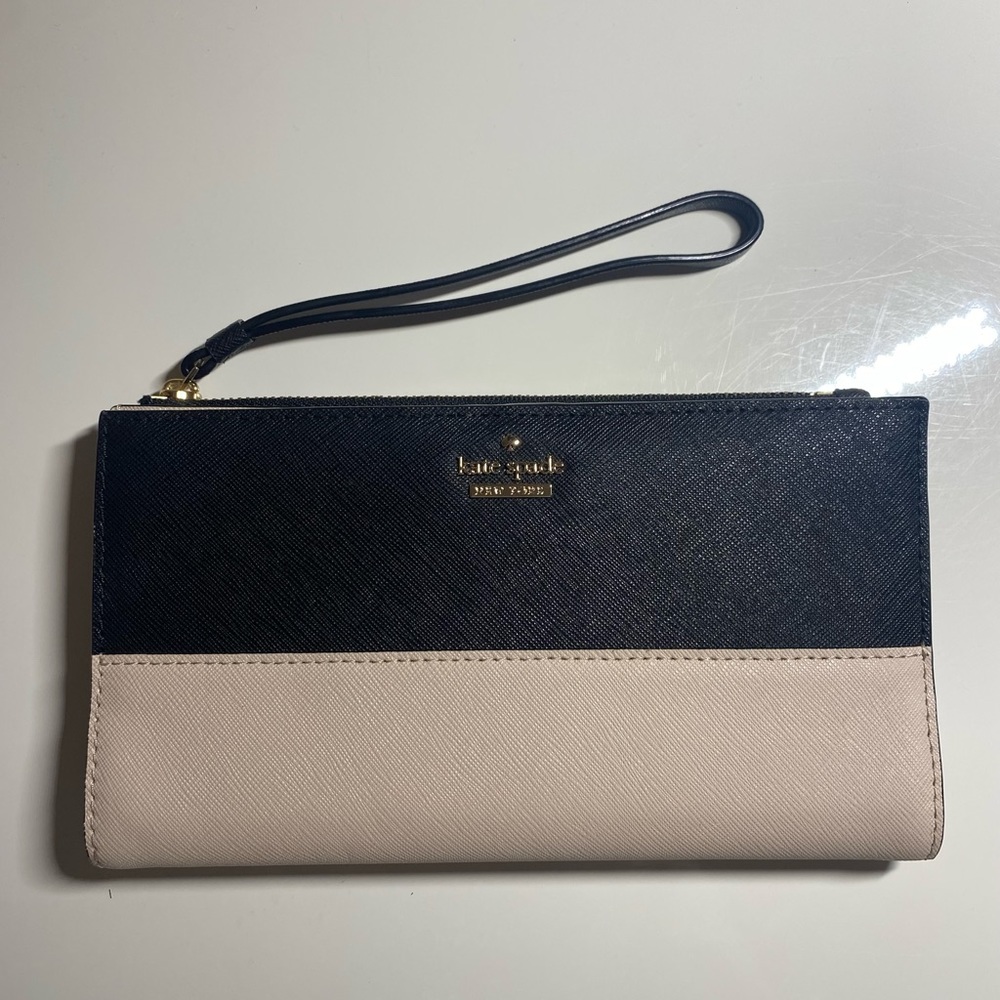 Kate spade wristlet / wallet. Brand new